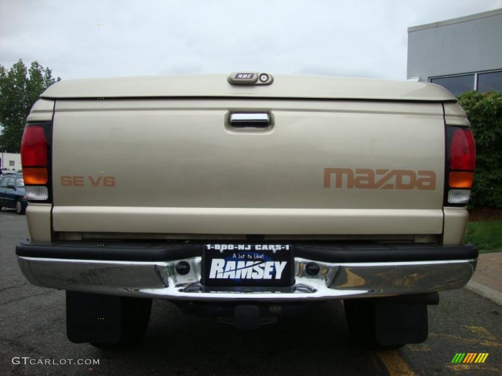 2000 B-Series Truck B4000 SE Extended Cab 4x4 - Harvest Gold Metallic / Tan photo #14