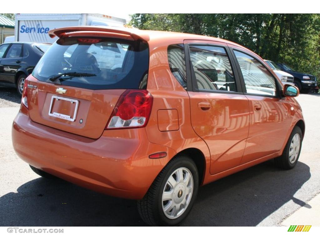 2005 Aveo LT Hatchback - Spicy Orange Metallic / Gray photo #2
