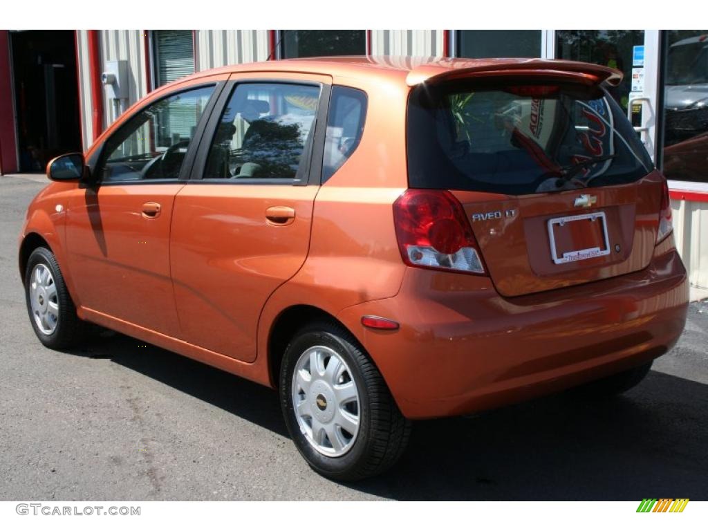 2005 Aveo LT Hatchback - Spicy Orange Metallic / Gray photo #22