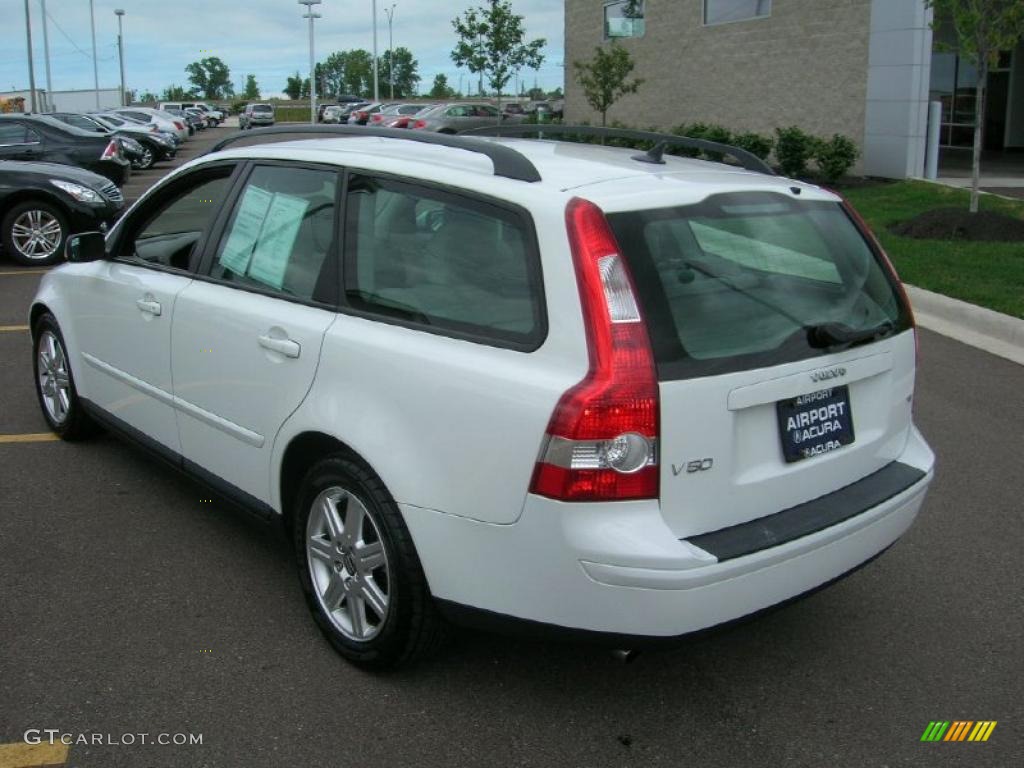 2005 V50 T5 - Ice White / Dark Beige/Quartz photo #7