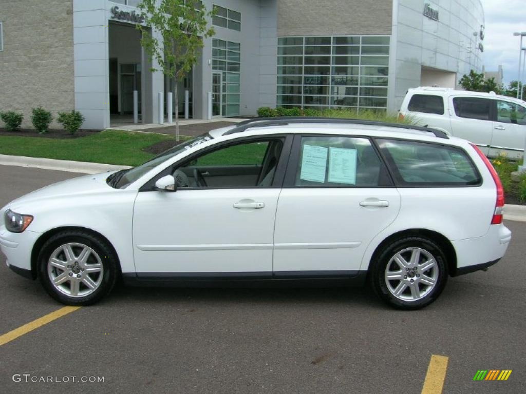 2005 V50 T5 - Ice White / Dark Beige/Quartz photo #8