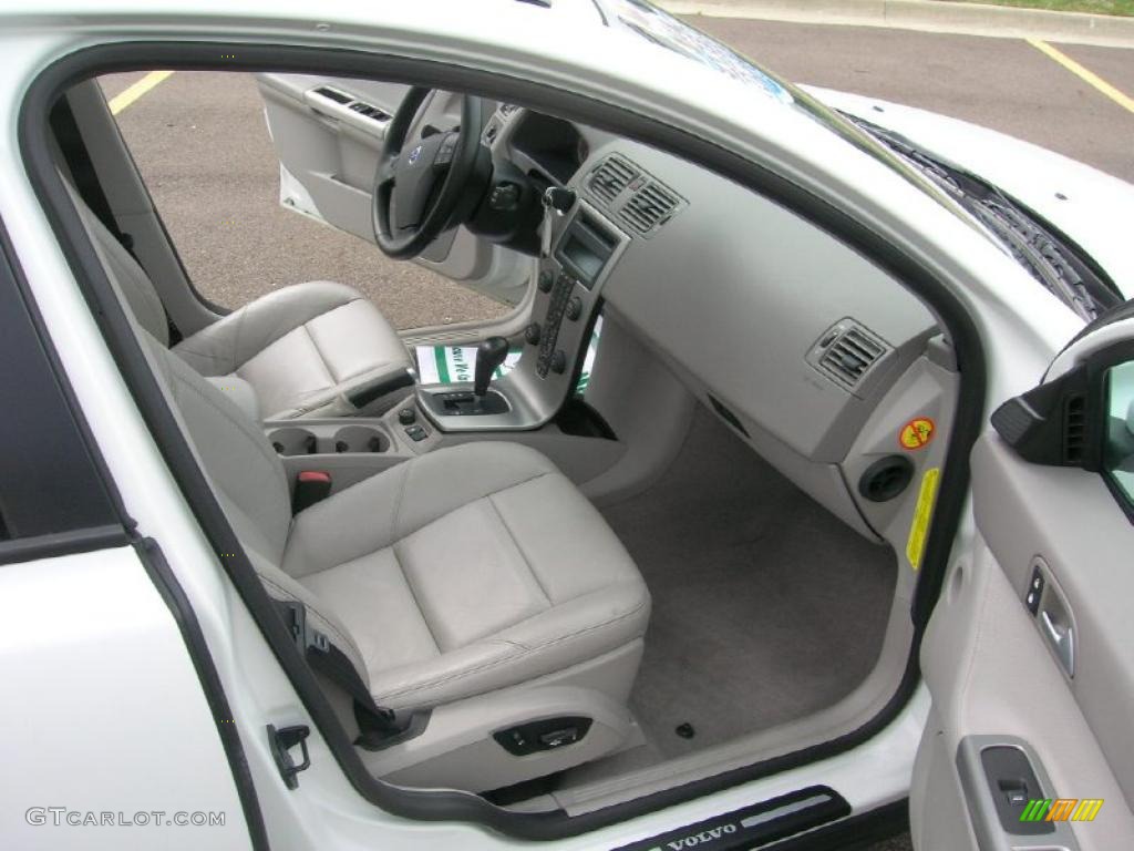 2005 V50 T5 - Ice White / Dark Beige/Quartz photo #13
