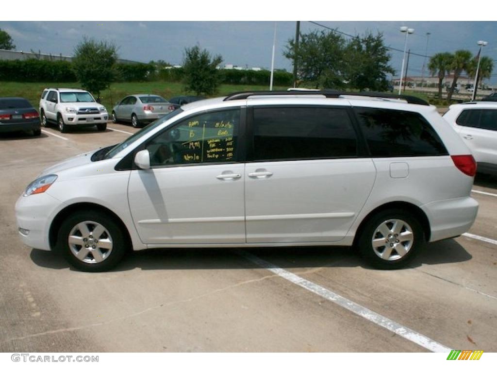 2007 Sienna XLE - Arctic Frost Pearl White / Stone photo #11