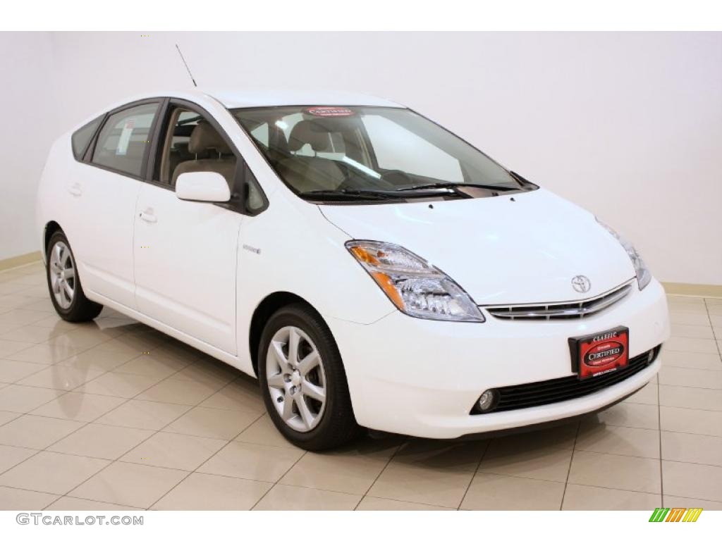 Super White Toyota Prius