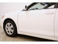 Super White - Camry LE Photo No. 25
