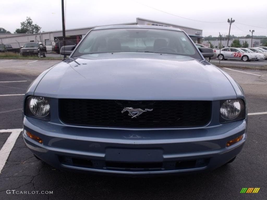 2007 Mustang V6 Premium Coupe - Windveil Blue Metallic / Light Graphite photo #2