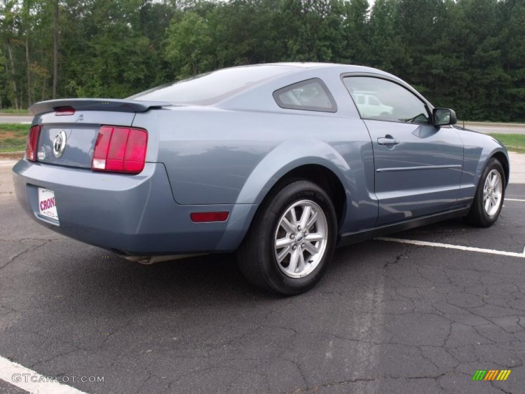 2007 Mustang V6 Premium Coupe - Windveil Blue Metallic / Light Graphite photo #7