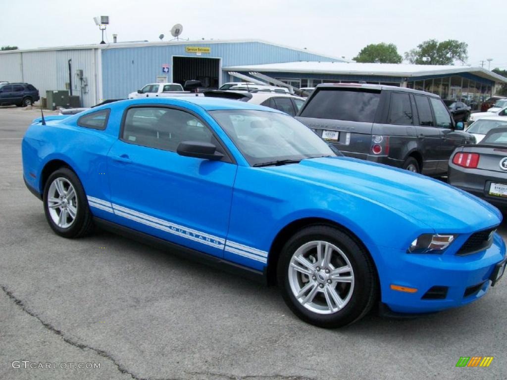 2010 Mustang V6 Coupe - Grabber Blue / Charcoal Black photo #3