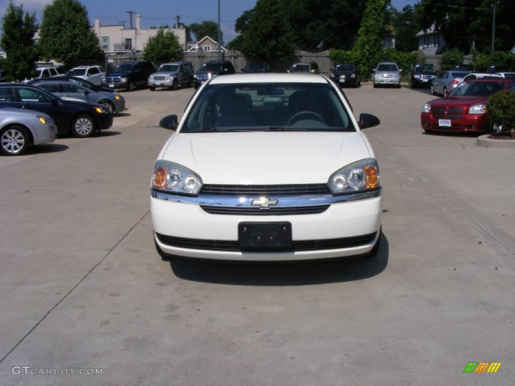 2005 Malibu Maxx LS Wagon - White / Gray photo #3