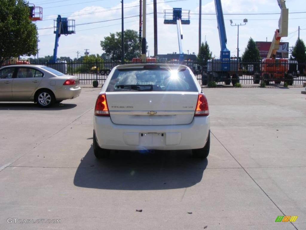 2005 Malibu Maxx LS Wagon - White / Gray photo #7