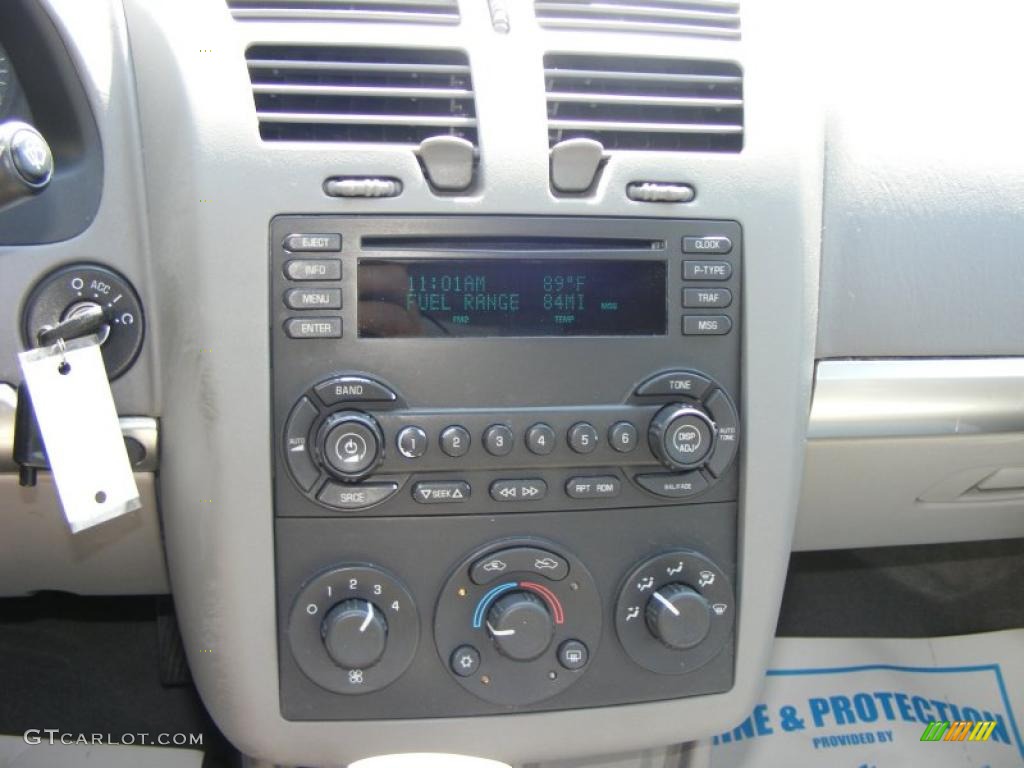 2005 Malibu Maxx LS Wagon - White / Gray photo #14