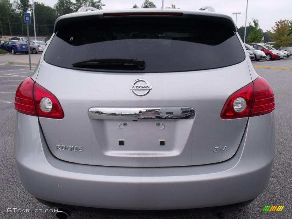 2011 Rogue SV - Silver Ice Metallic / Gray photo #4