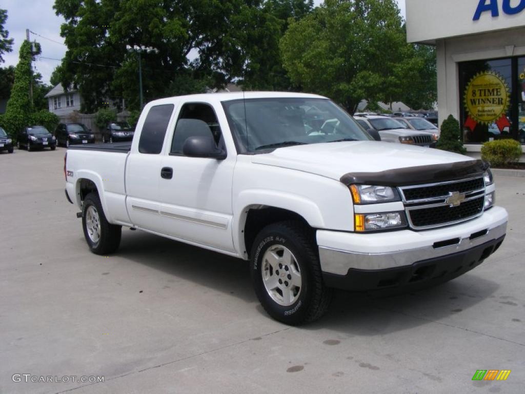 2006 Silverado 1500 Z71 Extended Cab 4x4 - Summit White / Dark Charcoal photo #2