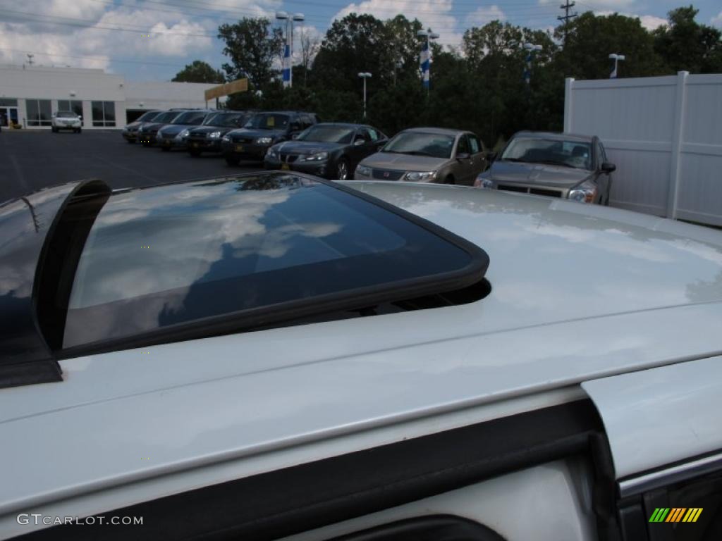 2001 Maxima SE - Icelandic White Pearl / Blond photo #9