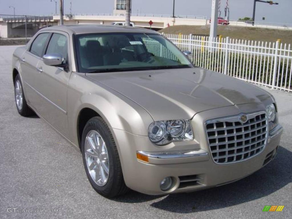 Light Sandstone Metallic Chrysler 300