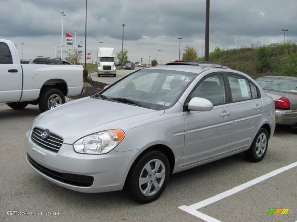 2009 Accent GLS 4 Door - Platinum Silver / Gray photo #1