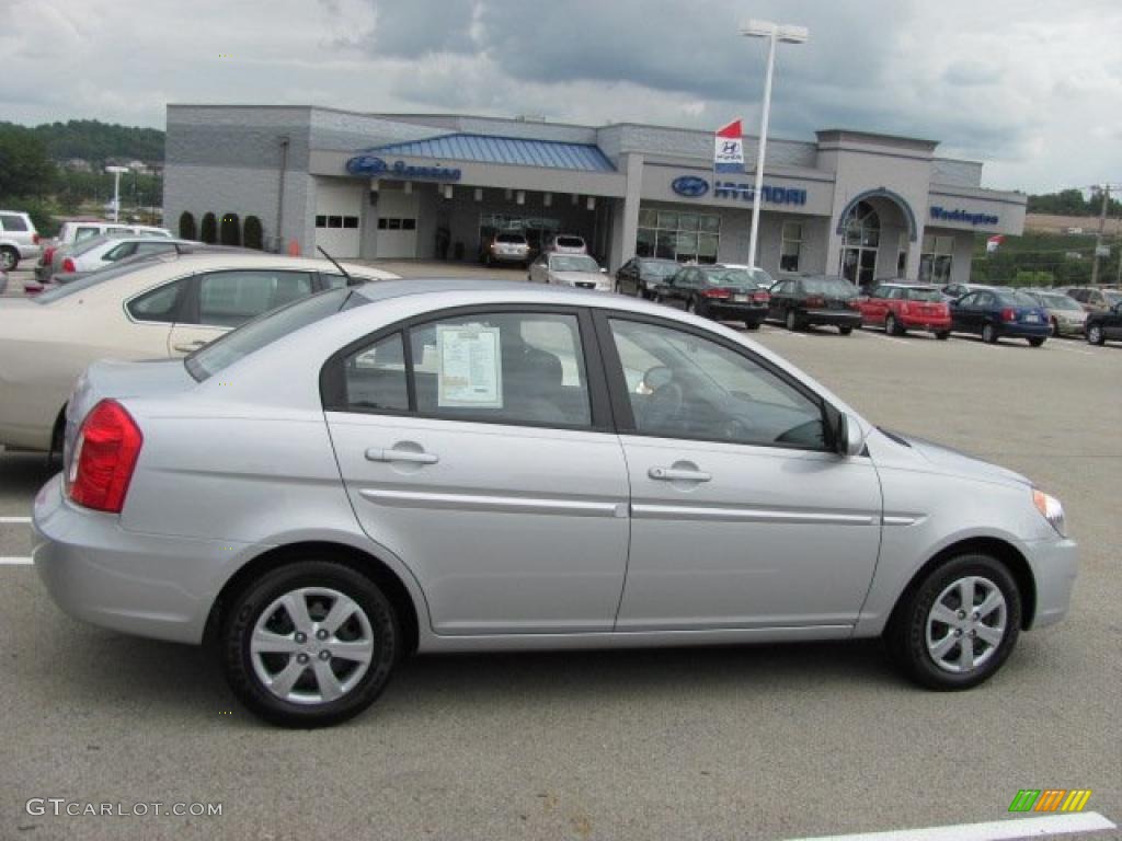 2009 Accent GLS 4 Door - Platinum Silver / Gray photo #4
