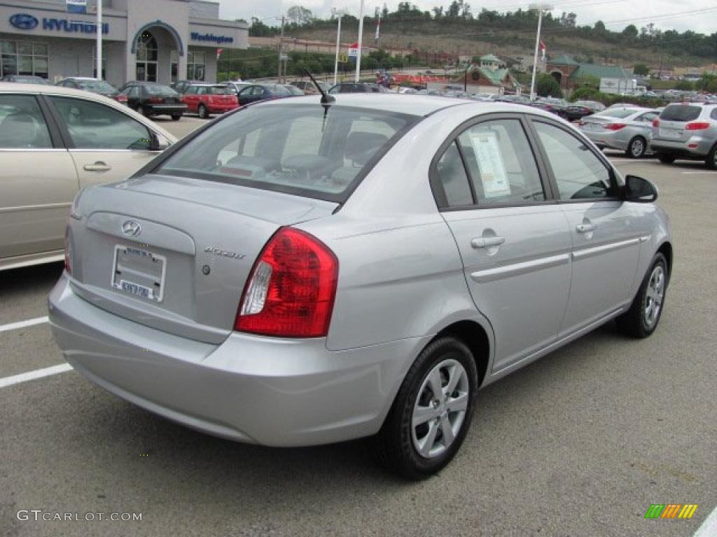 2009 Accent GLS 4 Door - Platinum Silver / Gray photo #5