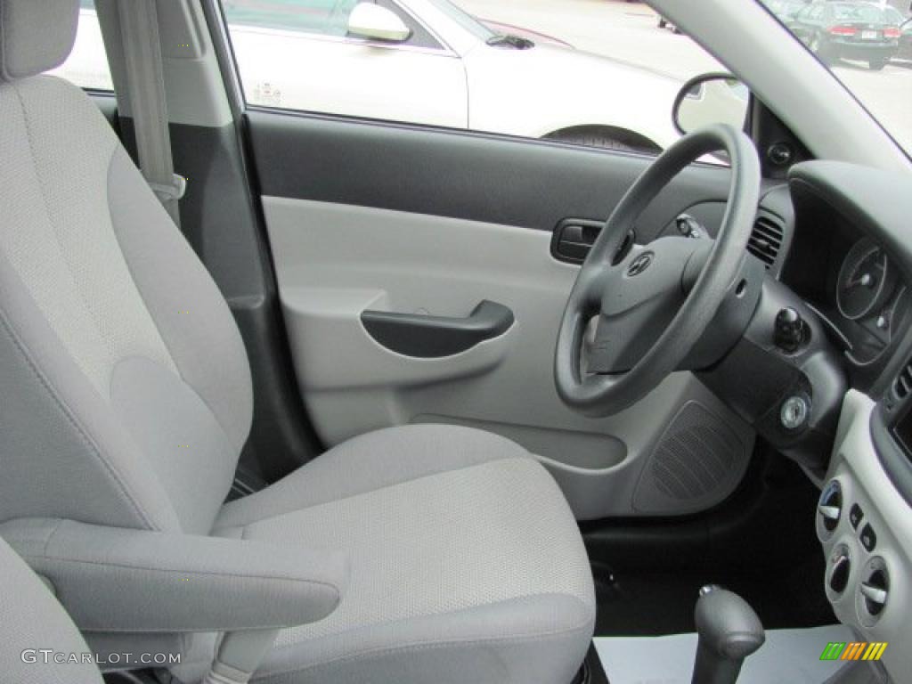 2009 Accent GLS 4 Door - Platinum Silver / Gray photo #10