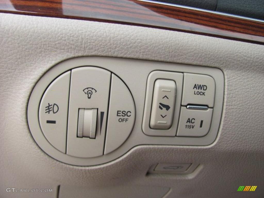 2009 Veracruz Limited AWD - Satin Beige / Beige photo #22