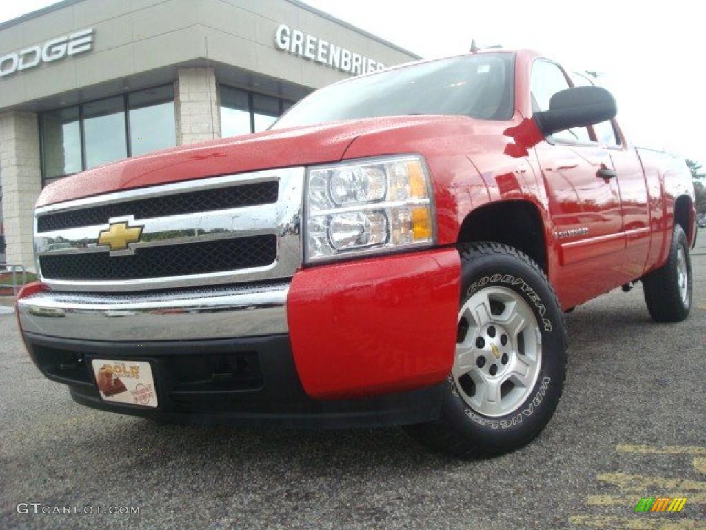 2007 Silverado 1500 LT Extended Cab 4x4 - Victory Red / Dark Charcoal photo #1