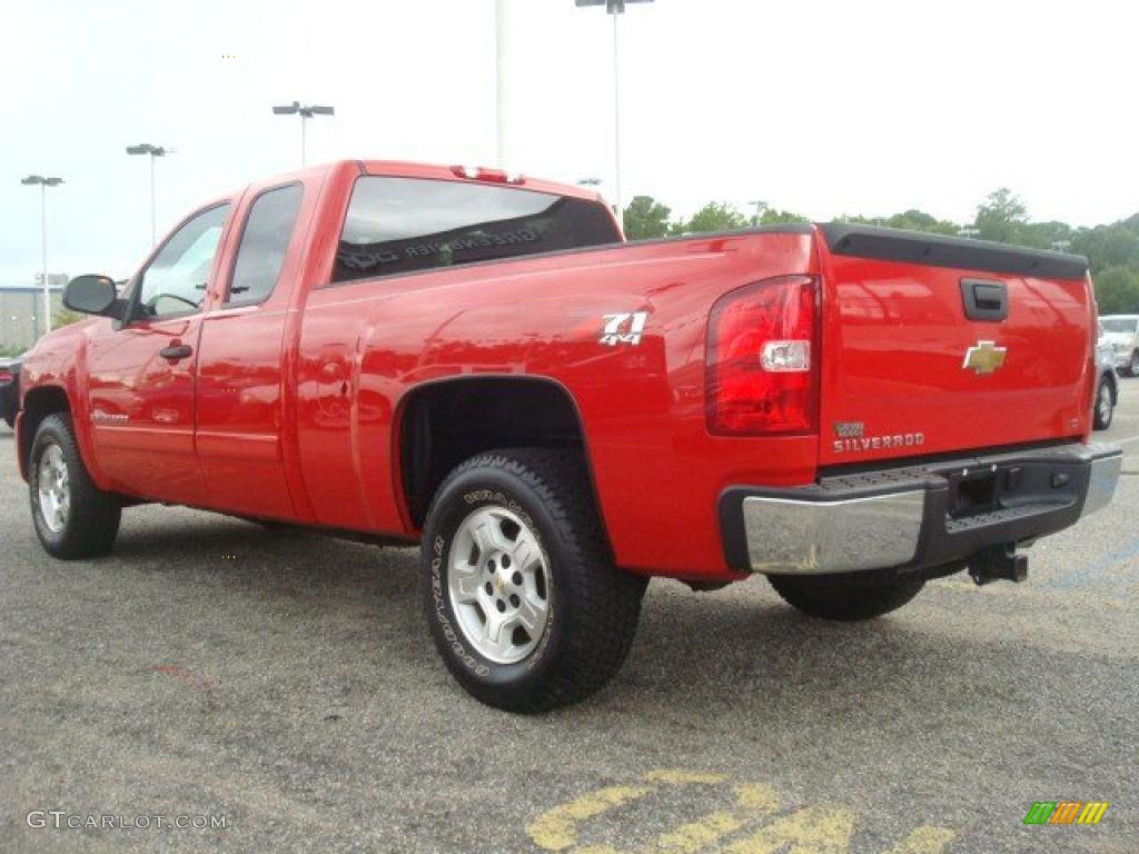 2007 Silverado 1500 LT Extended Cab 4x4 - Victory Red / Dark Charcoal photo #4