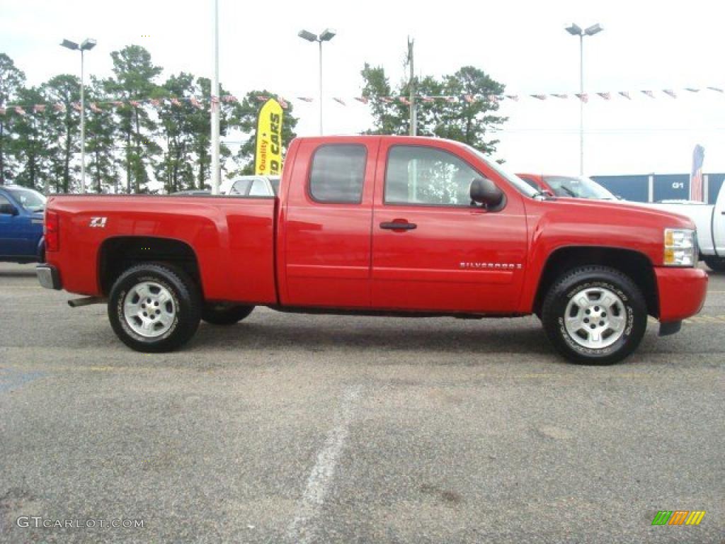 2007 Silverado 1500 LT Extended Cab 4x4 - Victory Red / Dark Charcoal photo #6