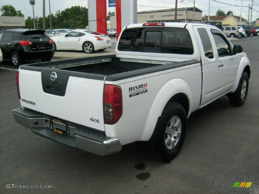 2008 Frontier Nismo King Cab 4x4 - Avalanche White / Charcoal Black photo #9