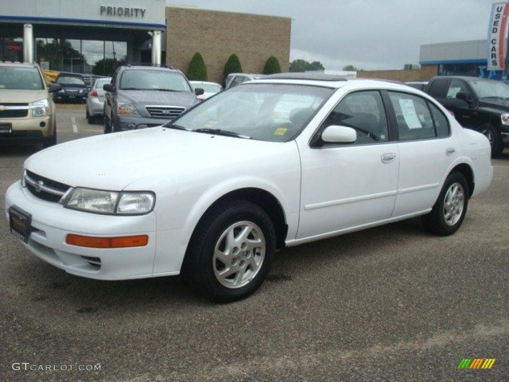 1998 Maxima GLE - Arctic White Pearl Metallic / Black photo #2