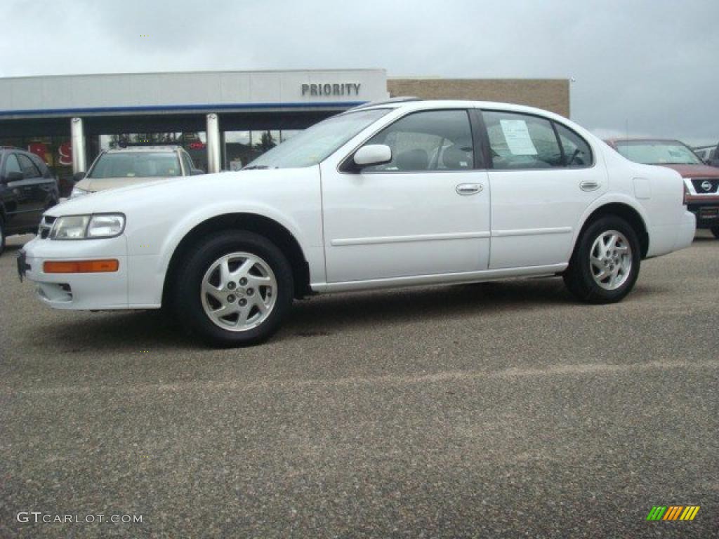 1998 Maxima GLE - Arctic White Pearl Metallic / Black photo #3