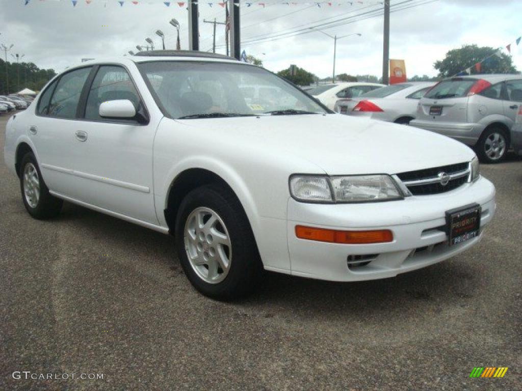 1998 Maxima GLE - Arctic White Pearl Metallic / Black photo #7