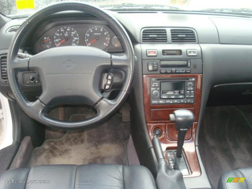 1998 Maxima GLE - Arctic White Pearl Metallic / Black photo #11