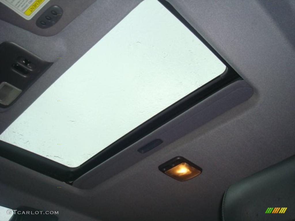 1998 Maxima GLE - Arctic White Pearl Metallic / Black photo #12