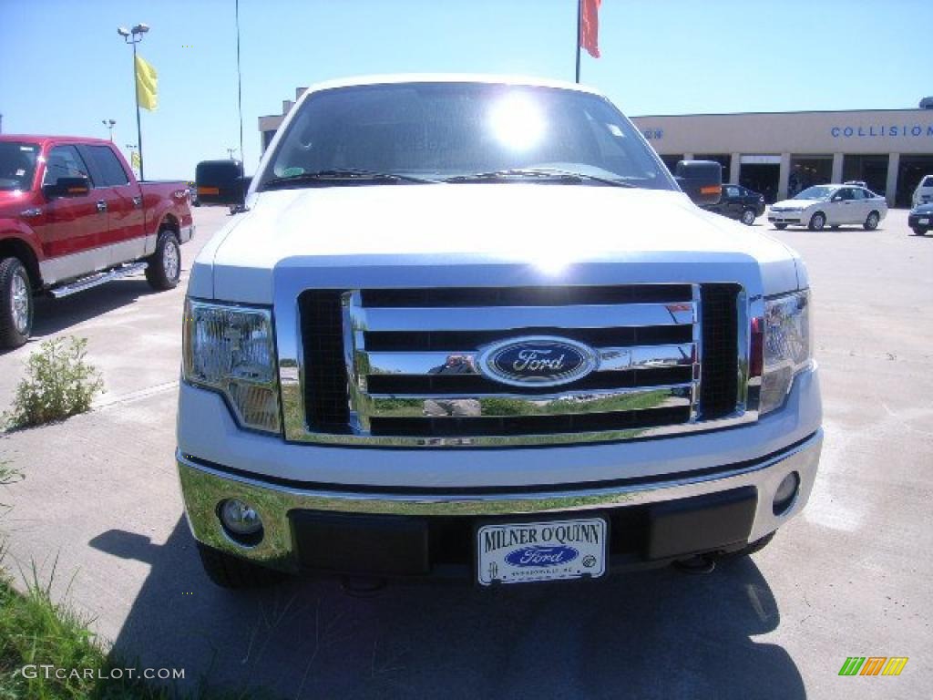 2010 F150 XLT SuperCab 4x4 - Oxford White / Medium Stone photo #9