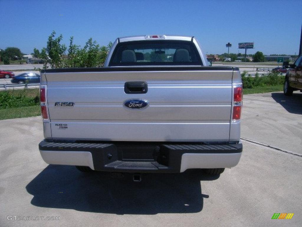 2010 F150 STX SuperCab 4x4 - Ingot Silver Metallic / Medium Stone photo #7