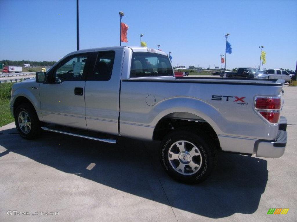 2010 F150 STX SuperCab 4x4 - Ingot Silver Metallic / Medium Stone photo #9