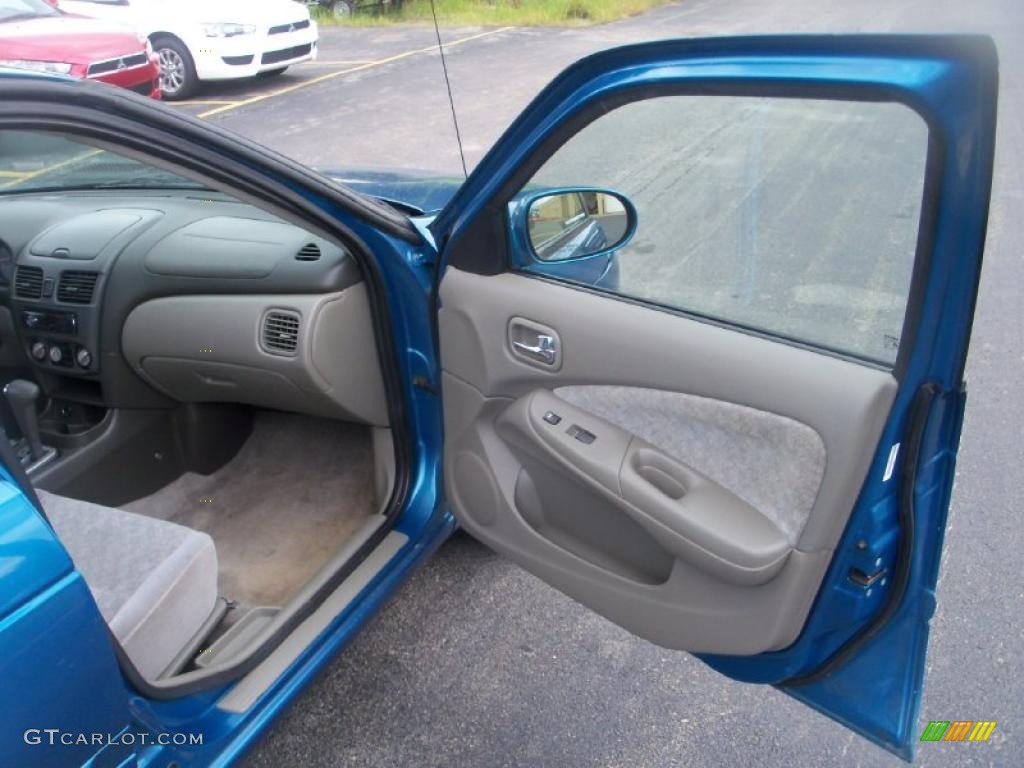 2003 Sentra GXE - Vibrant Blue Metallic / Stone Gray photo #17