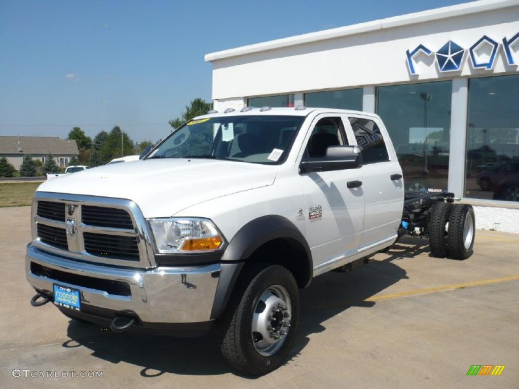 2011 Ram 4500 HD ST Crew Cab 4x4 Chassis - Bright White / Dark Slate/Medium Graystone photo #3