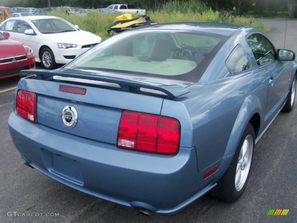 2007 Mustang GT Premium Coupe - Windveil Blue Metallic / Medium Parchment photo #10