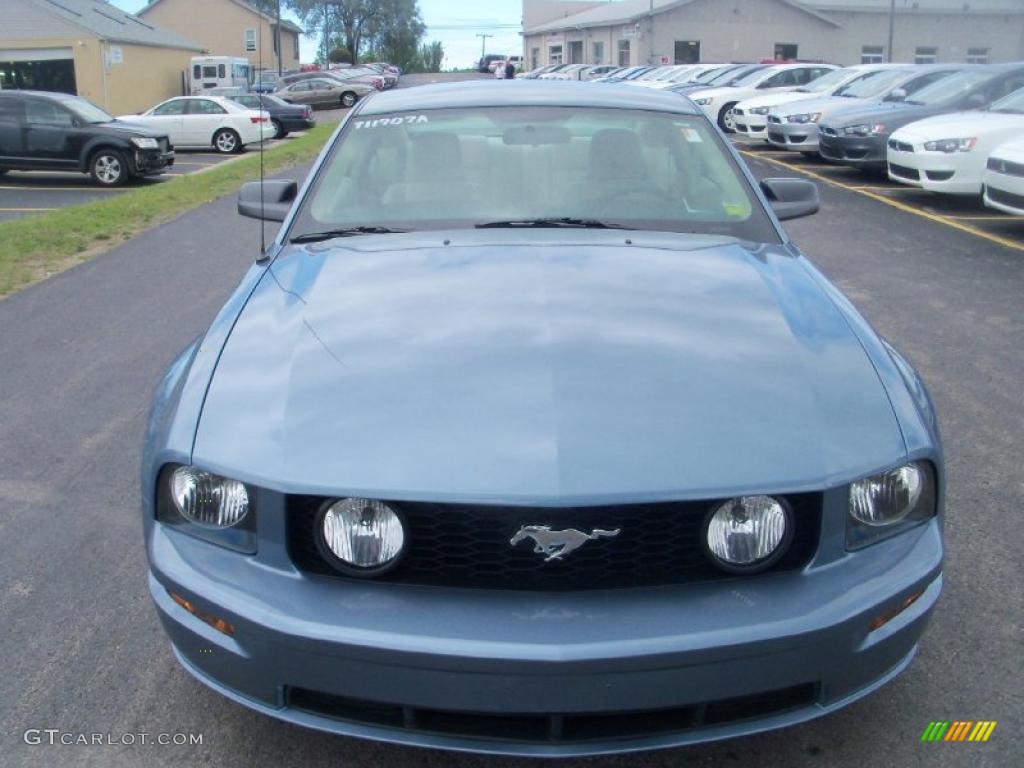 2007 Mustang GT Premium Coupe - Windveil Blue Metallic / Medium Parchment photo #12