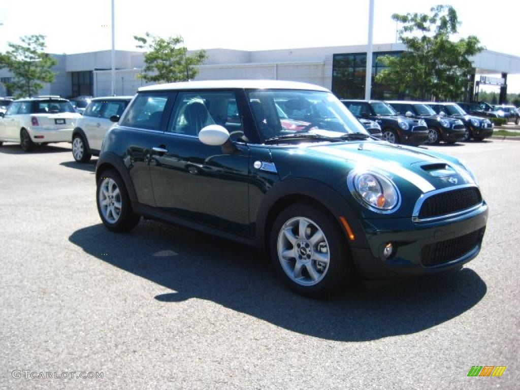 2010 Cooper S Hardtop - British Racing Green Metallic / Grey/Carbon Black photo #7