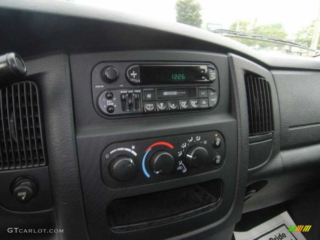 2004 Ram 1500 SLT Quad Cab - Bright White / Dark Slate Gray photo #19