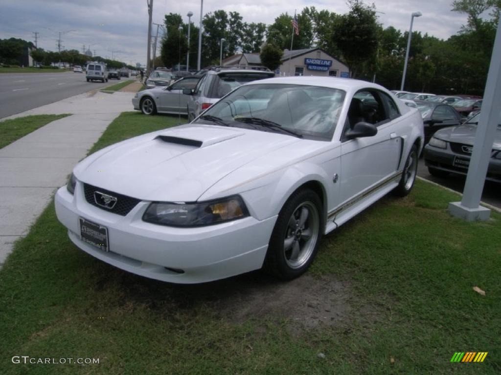 2004 Mustang GT Coupe - Oxford White / Dark Charcoal photo #1