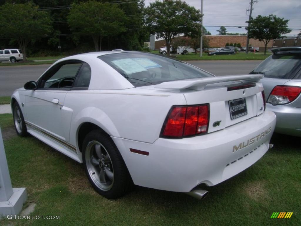 2004 Mustang GT Coupe - Oxford White / Dark Charcoal photo #3