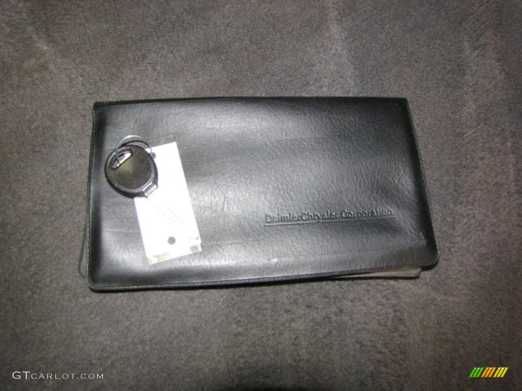 2000 Grand Caravan LE - Patriot Blue Pearlcoat / Mist Gray photo #22