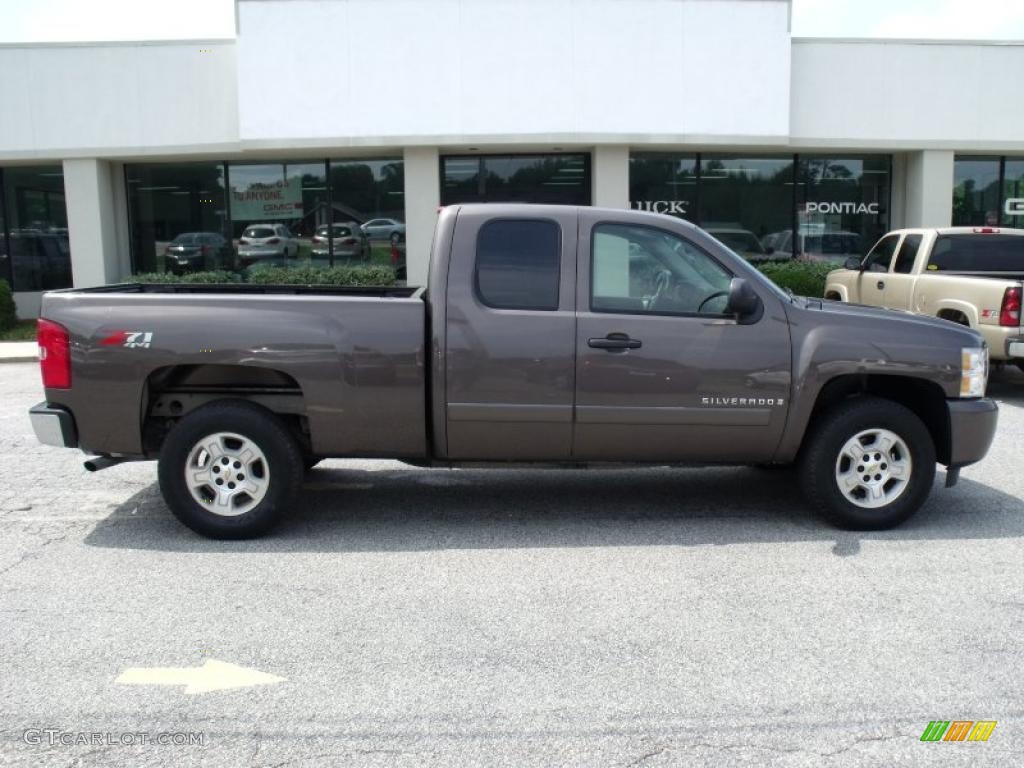 2007 Silverado 1500 LT Z71 Extended Cab 4x4 - Desert Brown Metallic / Light Cashmere/Ebony Black photo #1