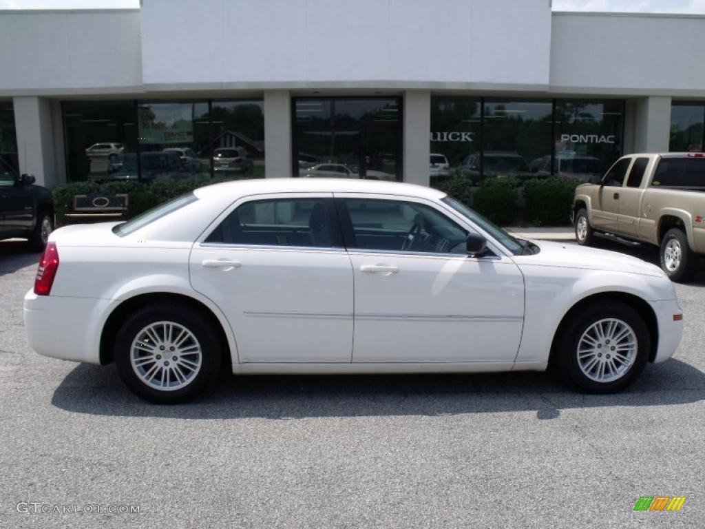 2009 300 LX - Cool Vanilla White / Dark Khaki/Light Graystone photo #1