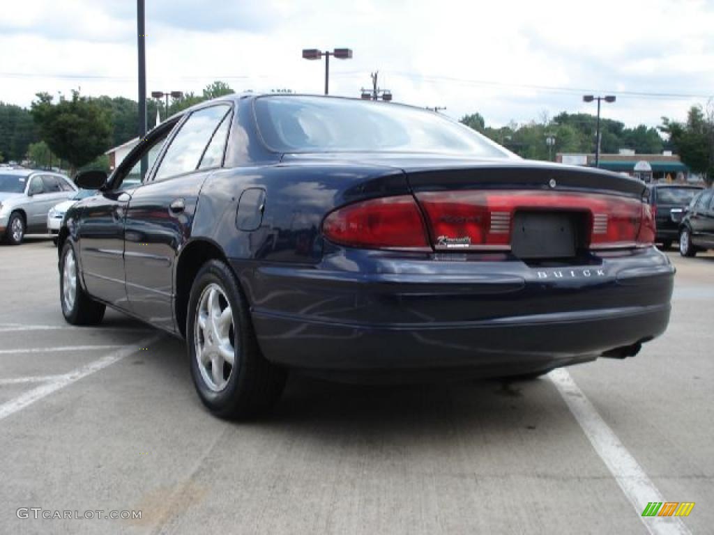 2002 Regal LS - Midnight Blue Pearl / Medium Gray photo #5