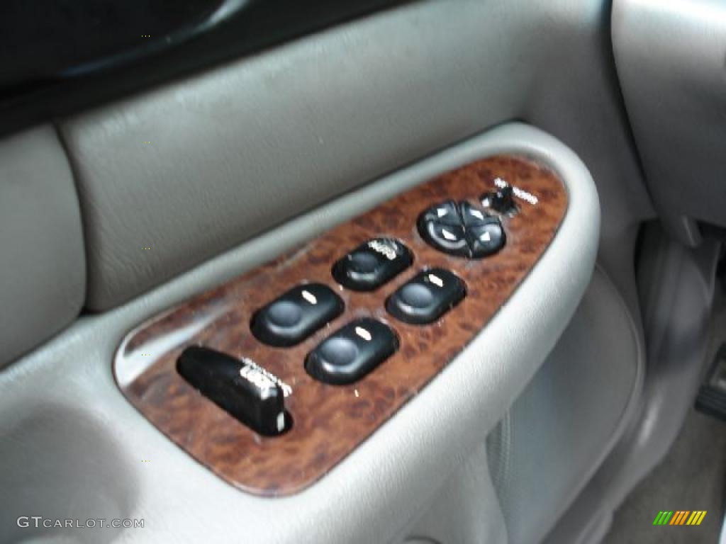 2002 Regal LS - Midnight Blue Pearl / Medium Gray photo #27