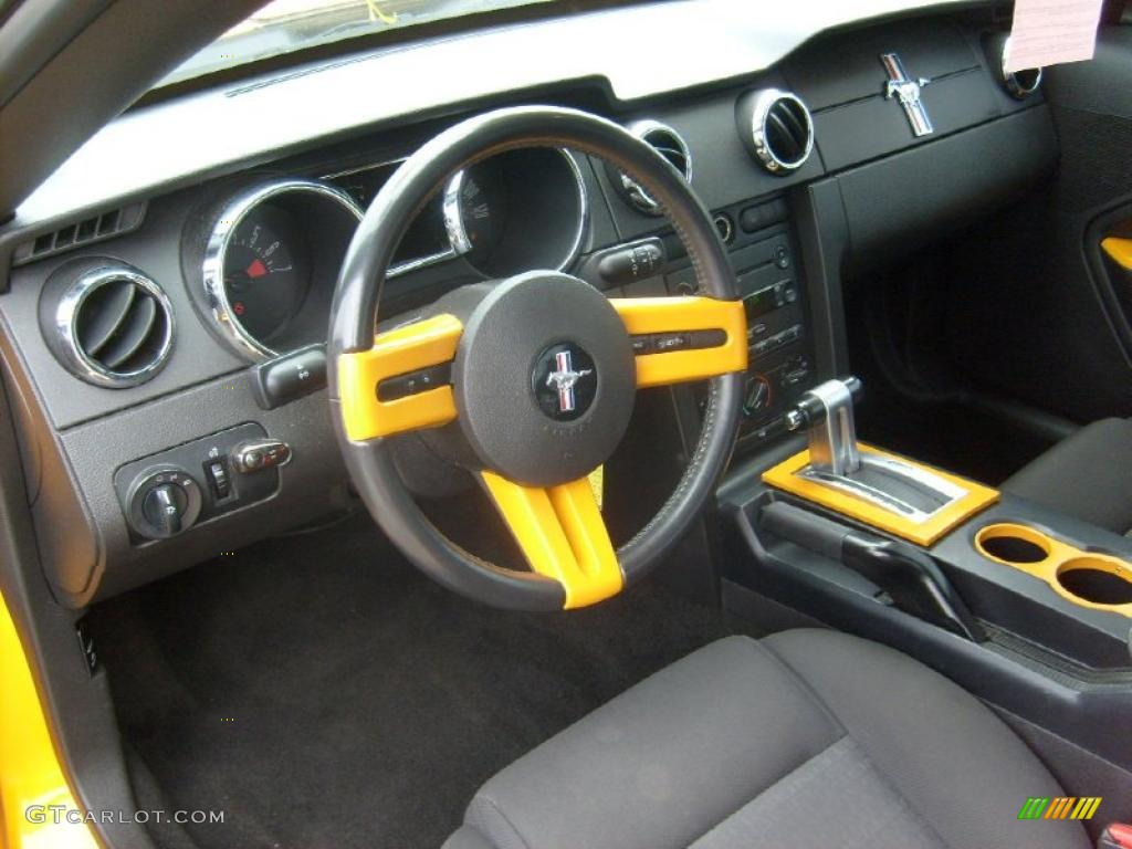 2007 Mustang V6 Deluxe Coupe - Grabber Orange / Dark Charcoal photo #11